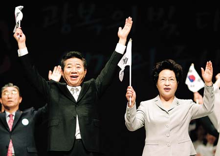 2007��8��15�գ��r(sh��)���n��(gu��)���y(t��ng)�ıR���C�ͷ��˙�(qu��n)���煢�ӑcף�n��(gu��)���ձ��y(t��ng)���½��62������(d��ng)�r(sh��)�ښg�� ���Y�ψDƬ��