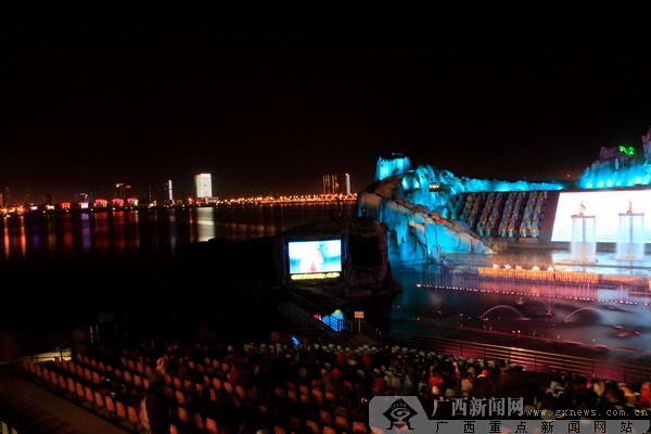 �����ݳ�����ɽ��ˮ�� �����ʬF(xi��n)�R�ʼtɫ�Ļ�