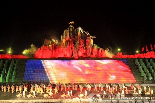 �����ݳ�����ɽ��ˮ�� �����ʬF(xi��n)�R�ʼtɫ�Ļ�