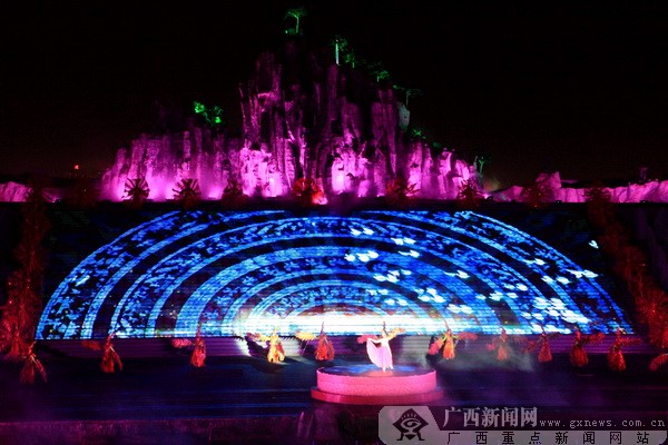 �����ݳ�����ɽ��ˮ�� �����ʬF(xi��n)�R�ʼtɫ�Ļ�