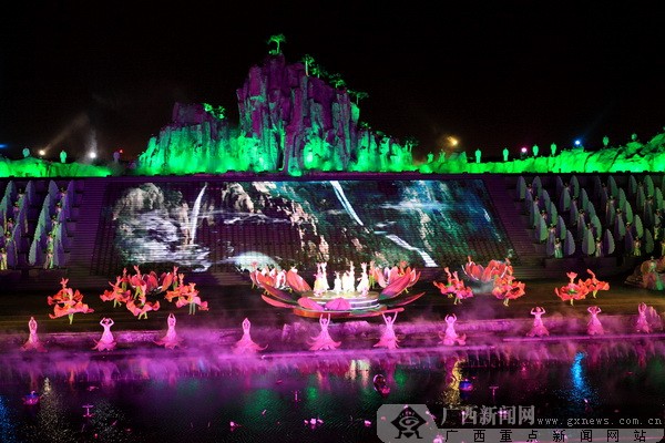 �����ݳ�����ɽ��ˮ�� �����ʬF(xi��n)�R�ʼtɫ�Ļ�