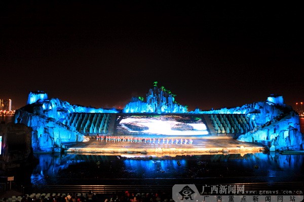 �����ݳ�����ɽ��ˮ�� �����ʬF(xi��n)�R�ʼtɫ�Ļ�