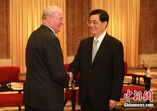 8��11�գ��Ї�(gu��)��(gu��)����ϯ���\�������ڕ�(hu��)Ҋ(ji��n)ǰ��(l��i)��ϯ��26�������W(xu��)���ļ��\(y��n)��(d��ng)��(hu��)�ć�(gu��)�H���w(li��n)��ϯ���ﰲ�Ͳ��ֈ�(zh��)ί��(hu��)ί�T��