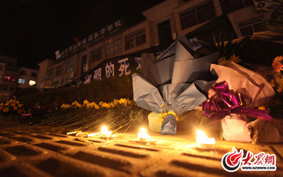 �¾����ж���̩��ǧ������ҹ����Ӣ��