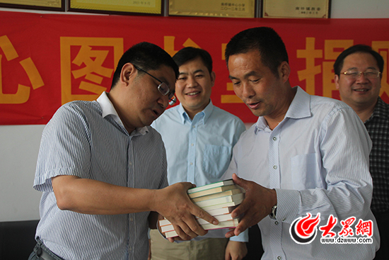 �󱊾W(w��ng)����݋��ԓ�W(xu��)УУ�L(zh��ng)��B��ٛ(z��ng)���P(gu��n)����