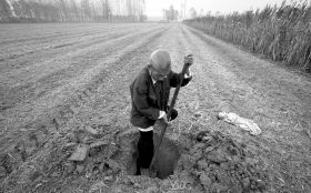 2010��9��23�գ������m�����@�������B(y��ng)��6��(g��)�µ����Ϻ����������������������h(yu��n)�ĵط���������ӵ�����΢�����ƺ�߀������(du��)�@��(g��)δ֪�����һ�z��١�����Ԭ������صĵ�21��(g��)�냺��Ҳ�ǵ�10��(g��)�򲡶����ċ냺��