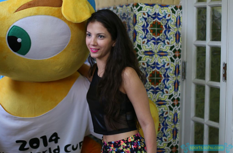 ���籭Ʊ��(w��)����ǰ���I(l��ng)ȡ��Ʊ�������՝u���������и�����Ů���Գɞ�һ�����ص��L����