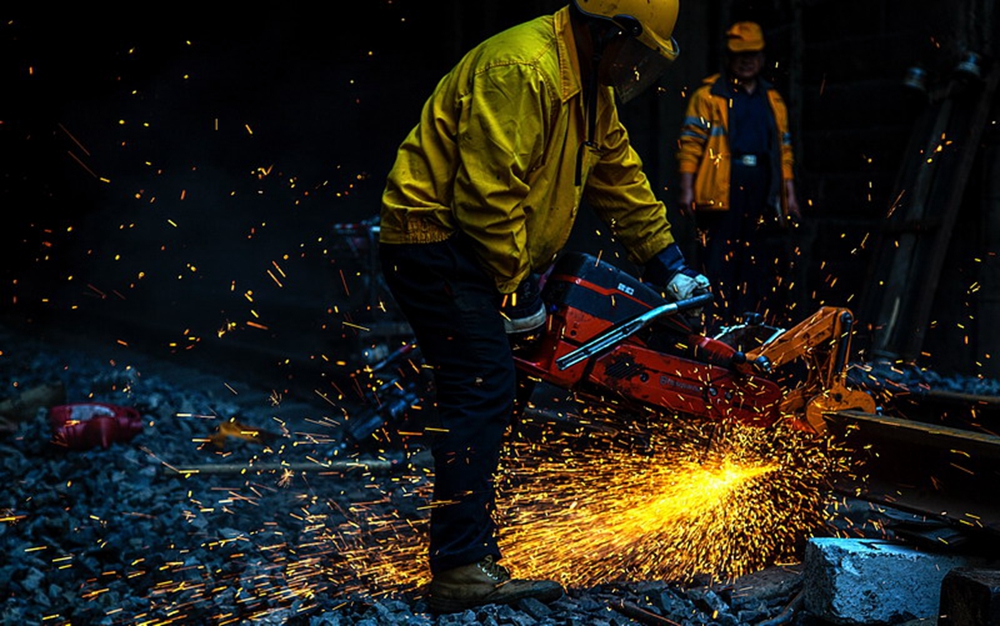 �����ػ𻨡����m��(y��ng)��(j��ng)��(j��)���O(sh��)��Ҫ���F·���O(sh��)����ƴ���^��(zh��n)���zӰ ���Ĵ� �Ԓ��18560271213.jpg