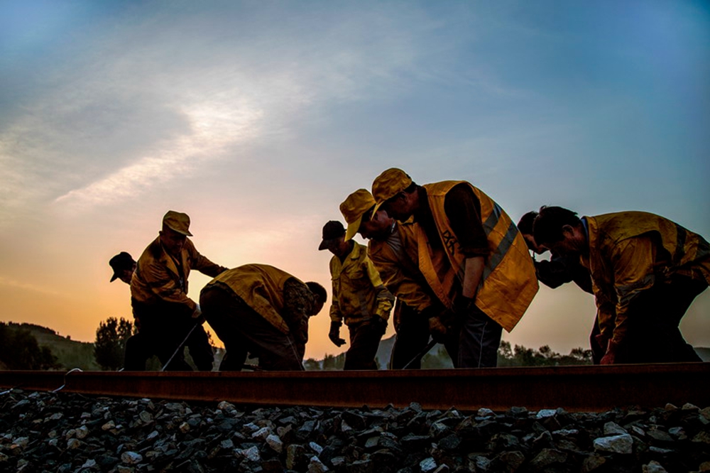 ����(zh��n)���������_ʼ���Ĕz���ϲ�ɽ�F·��  �zӰ ���Ĵ� �Ԓ��18560271213.jpg