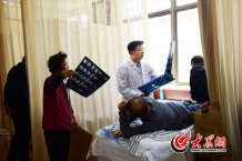 14��ÿ�죬���́���?gu��)��򿴲��Ļ��߽j(lu��)�[���^��ÿ�����ߎ����H�ԙz���\�����󱊾W(w��ng)ӛ�� ���L�� �z.jpg