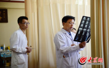 10�����򼚼�����CTƬ�����׺�ÿ�����ߵ���r�������Д�(sh��)���󱊾W(w��ng)ӛ�� ���L�� �R���K �z.jpg