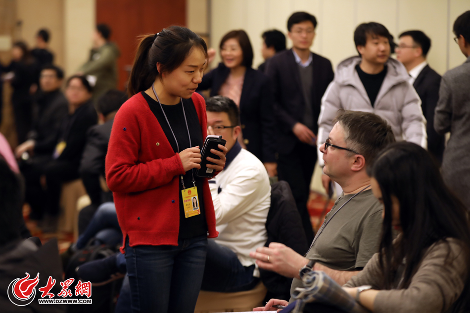 02������ӛ���ڕ�ǰ�M�н����������� �z��.jpg