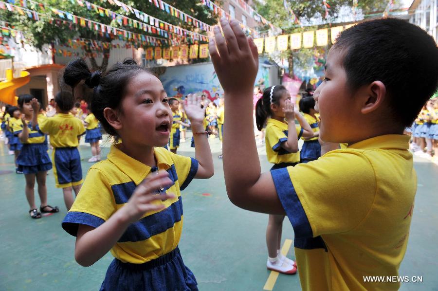 CHINA-SHANDONG-JINAN-KINDERGARTEN-FIRE FIGHTING DRILL(CN)
