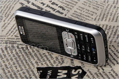 緊貼纖腰美臀夏日便攜輕薄時尚手機(jī)推薦(4)