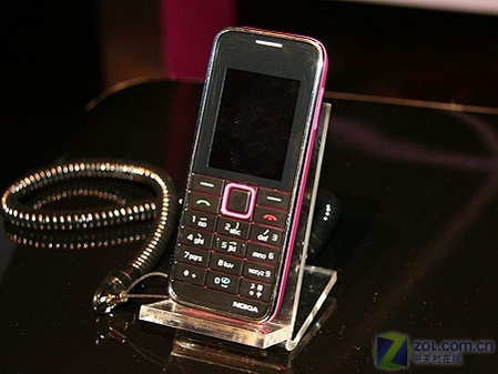 時(shí)尚潮流諾基亞九款新品手機(jī)圖賞(2)