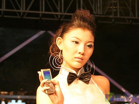 時(shí)尚潮流諾基亞九款新品手機(jī)圖賞(3)