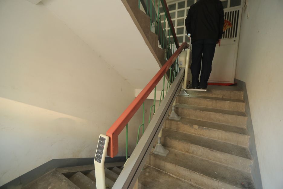 ʹ�Õr��վ�ڲٿv���U�ϵġ����ϡ��I̎ˢ����ԭ�������ژ��ݷ����϶˵Ĵ��������Ԅ�������܉������ͣ����ǰ���_̤���ԄӴ��_��