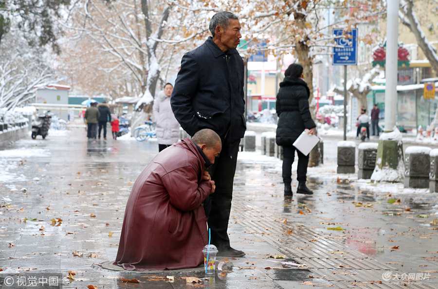 2018��1��4�գ��������(y��ng)����������݆������ð������񿾮�w��ȡů�Ĉ�(ch��ng)�����������S���˵ĜI�c(di��n)�� �DƬ����:���R�^/ҕ�X(ju��)�Ї�(gu��)