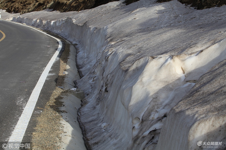 2018��5��13�գ��½����ܖ|��ɽ��δ���M����ɽѩ��ѩ�X��ɼ�����~��һ������һ�������Ĵ����L������