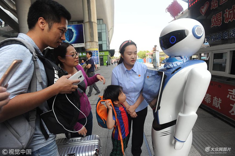 2018��9��28�գ���hվ�|�V����һλ���C����վ��(w��)�T�����ڞ��ÿ͌�(d��o)�˷���(w��)��ԓ�C���ˡ�վ��(w��)�T���߂��Z�����ӡ���Ϣ����(d��o)�����߱��ϵȹ��ܣ�����ÿ͵ĳ����w򞡣