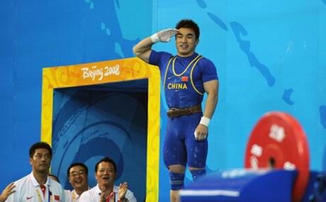 何雯娜曾因早戀惹禍 舉重冠軍廖輝對她動心