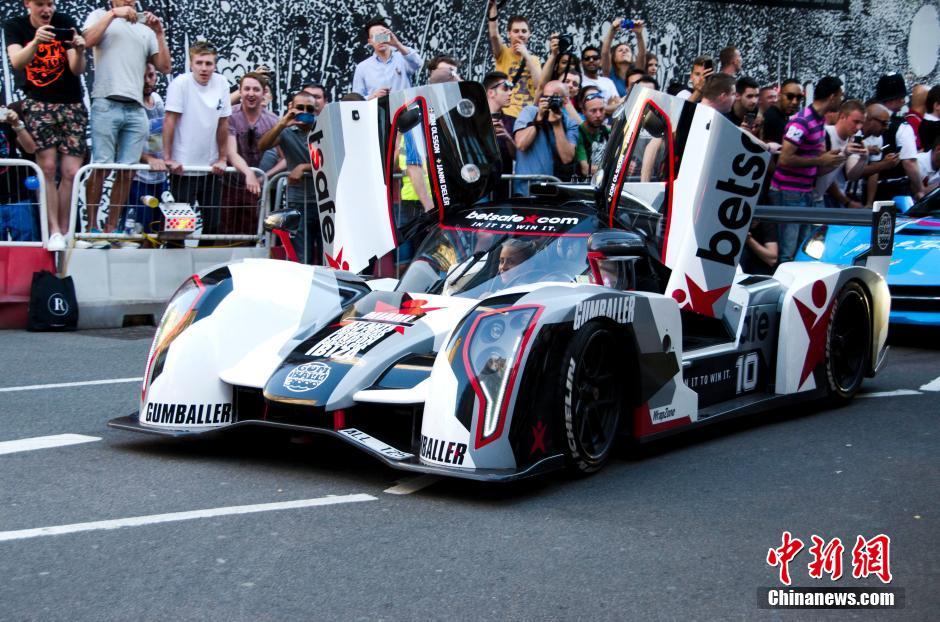 һ��һ�ȵ�Gumball3000������܇����ِ6��8���ڂ����e����