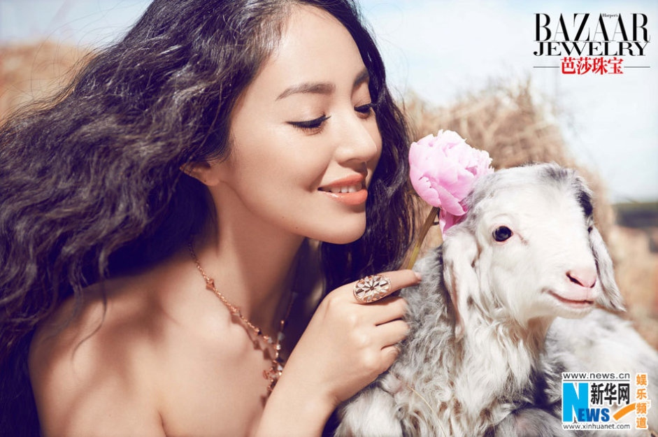 ��ǰ���r��Ů�Ƕ���ع�һ�M����ɯ�錚���s־��Ƭ����诃��Ŷ������cС�����H�ܻ��ӣ�Ψ�����������Ä��ˡ�