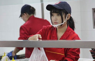 ��W��ʳ��Ů���߼t ÿ�����˞鿴����꠴��