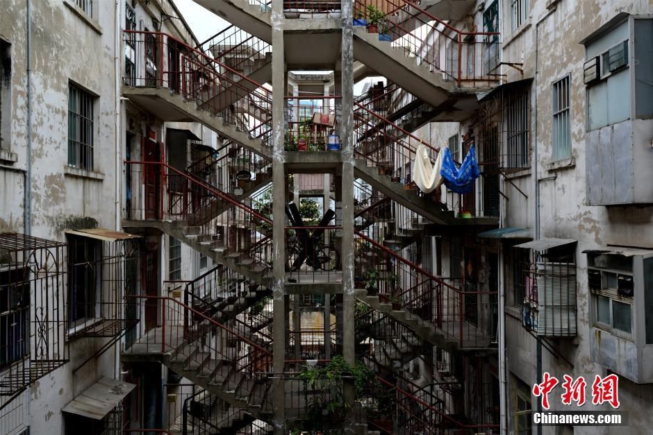 �ό���һ����^������һ�������ذԚ�Ęǌӽ������ǌ�֮�gͨ�^һ���p����݌ӌ����B���B�B��ۣ�ʮ�ְԚ⡣