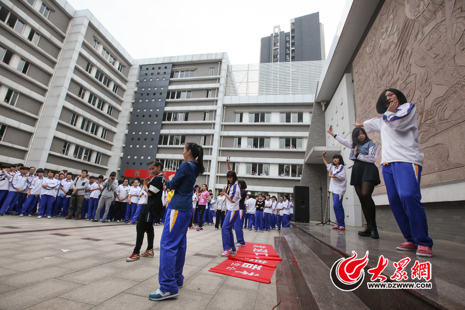 1��29��������ӛ�����Mɽ��������У�@�V���ϸ���F�{�»�������ݱ�����_���Ļ����F֮�g���������ˡ������������������W�܌W�Â��������󱊾Wӛ�� ���L�� �z.jpg