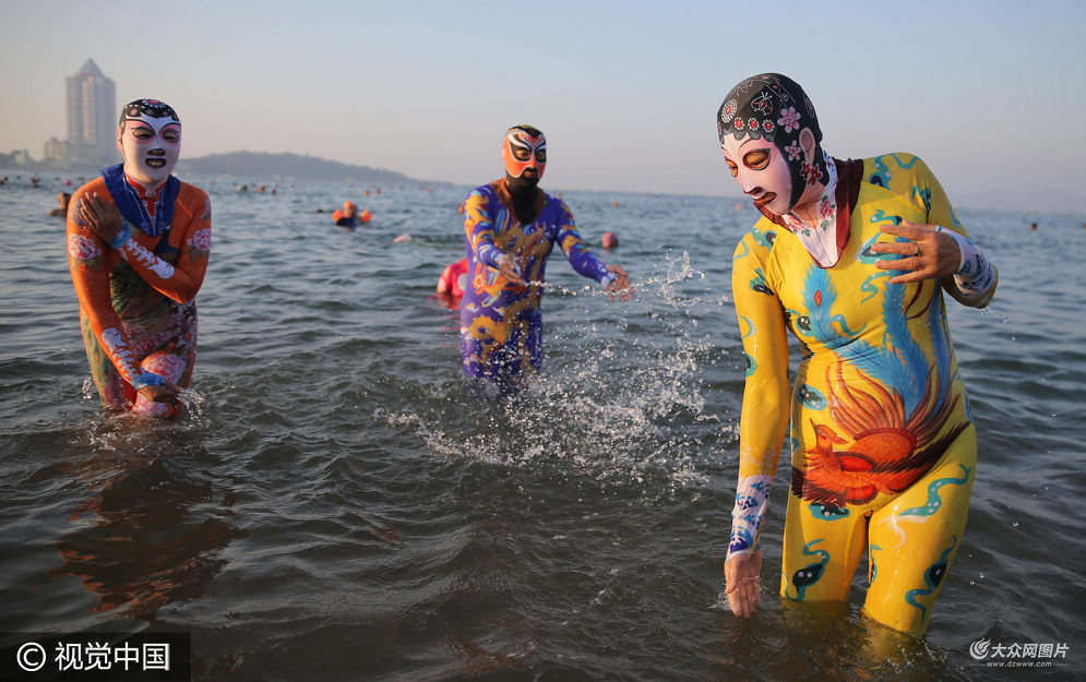 8��28�գ�ɽ�|���u��һ��ˮԡ����߅�������B�wĘ��������u�󋌣�Ӿ���ϵ������P����ȸ�D��ʮ���@�G���ں�߅���^�ʘO�ߡ�