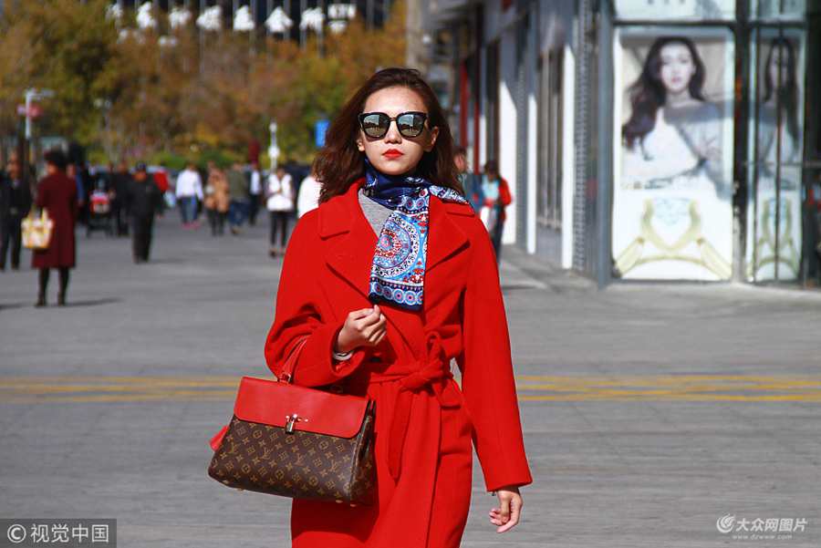 2017��11��11�գ�ɽ�|�����������ϰ��壬����С�ϰ壬ż��߀�����cͶ�Y�����ɖ|���@����ɽ�|����23�qŮ���������S����æµ���������n�����������r�����X���⡭��