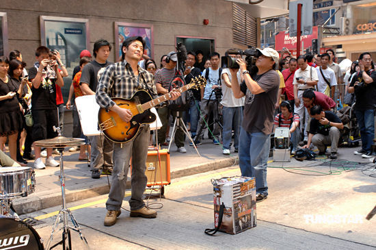 �M�D����������[�Ѕ^�ԏ��Գ�͸¶����l�µ�