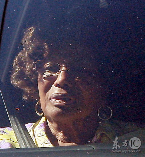 �ܿ��dĸ�H�@��Ů�R�r(sh��)�O(ji��n)�o(h��)��(qu��n)��Ո(q��ng)�ӹܾ��~ؔ(c��i)�a(ch��n)